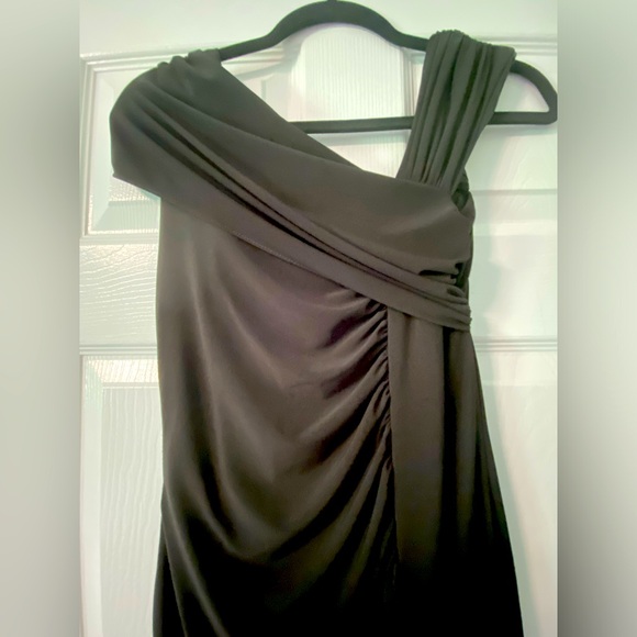 Woman’s long black evening dress - Picture 4 of 11